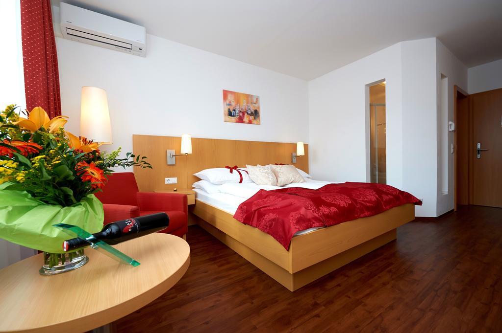 City-Hotel Moedling Modling Δωμάτιο φωτογραφία